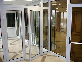 Алюминиевая дверь 600x2000 мм. GFTD8204